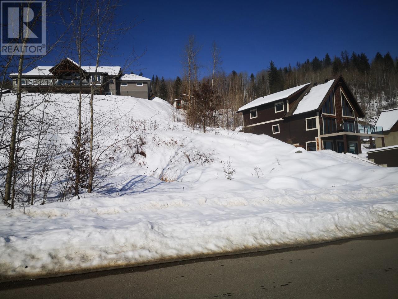 806 WHITE TAIL Drive, Rossland