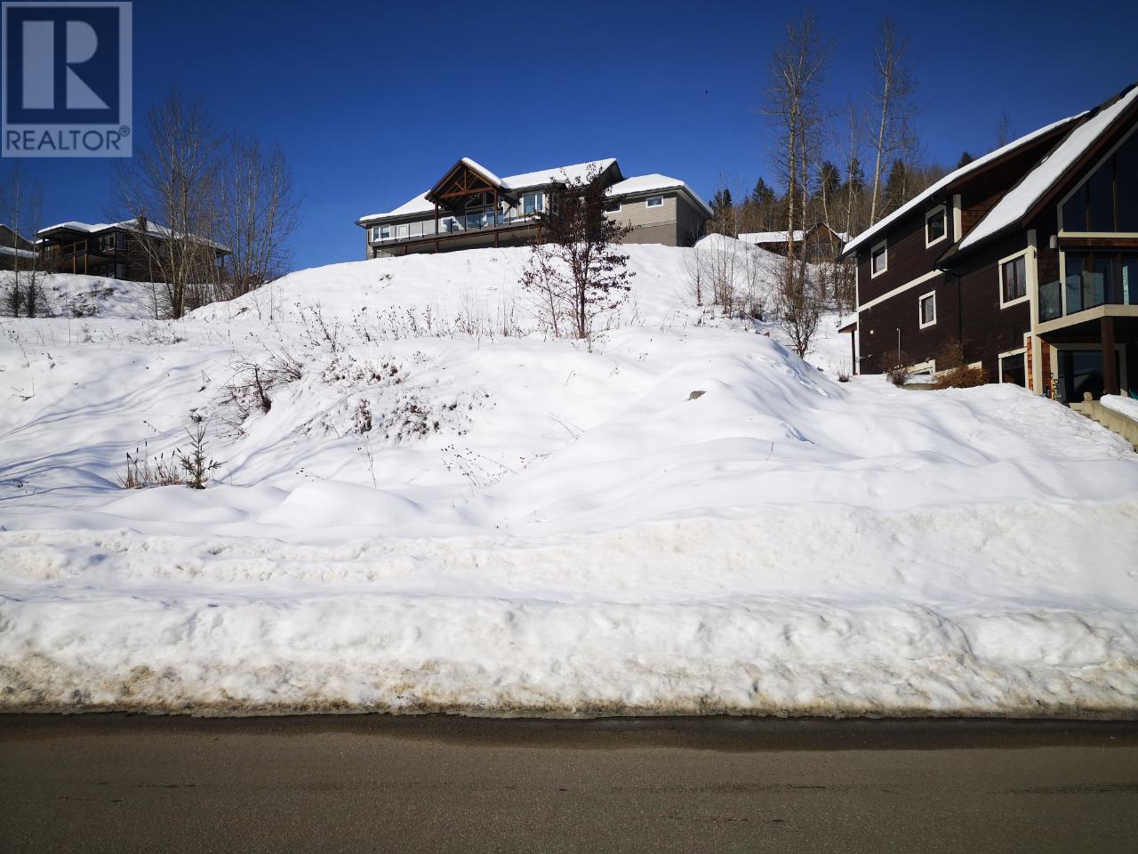 806 WHITE TAIL Drive, Rossland