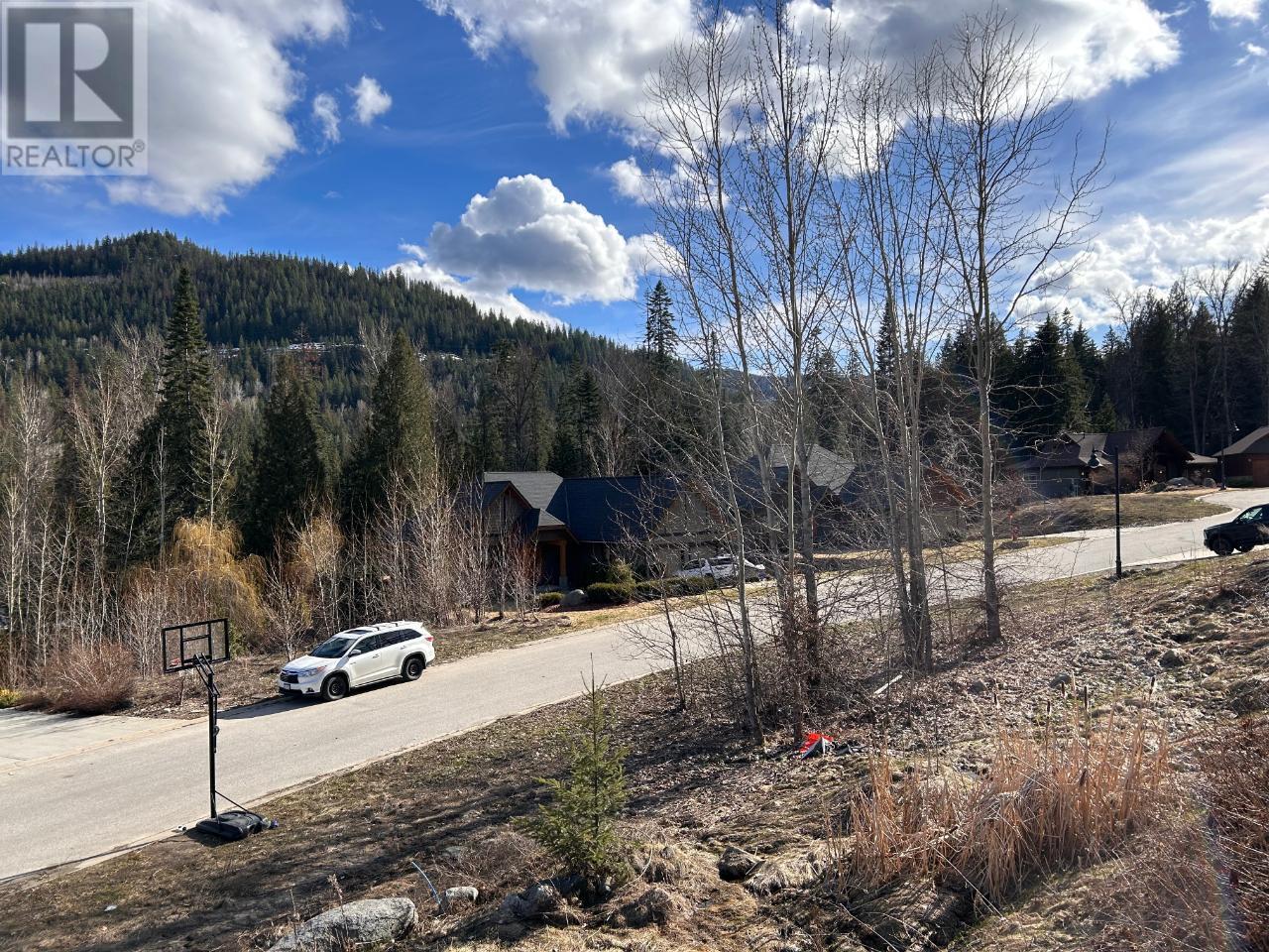 806 WHITE TAIL Drive, Rossland