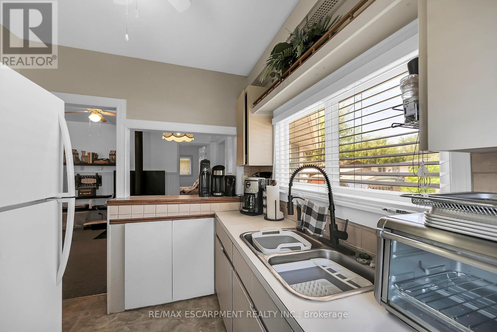 Photo 19 of 1041 Lakeshore Road, Haldimand ON