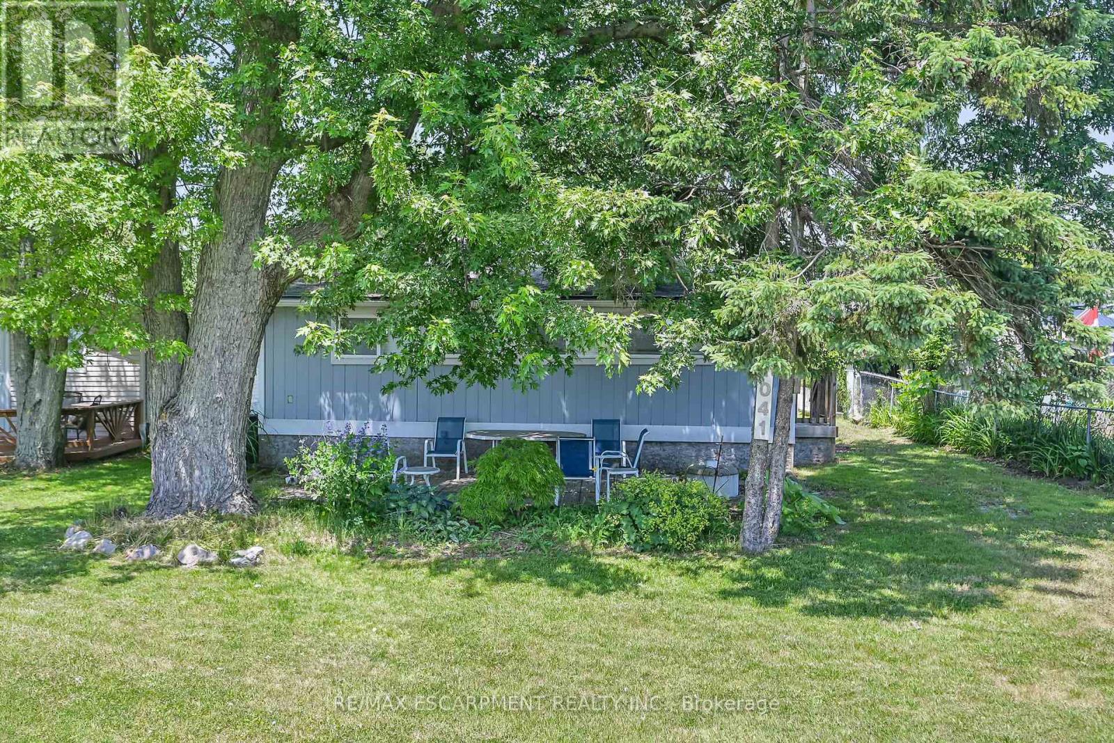 Photo 10 of 1041 Lakeshore Road, Haldimand ON