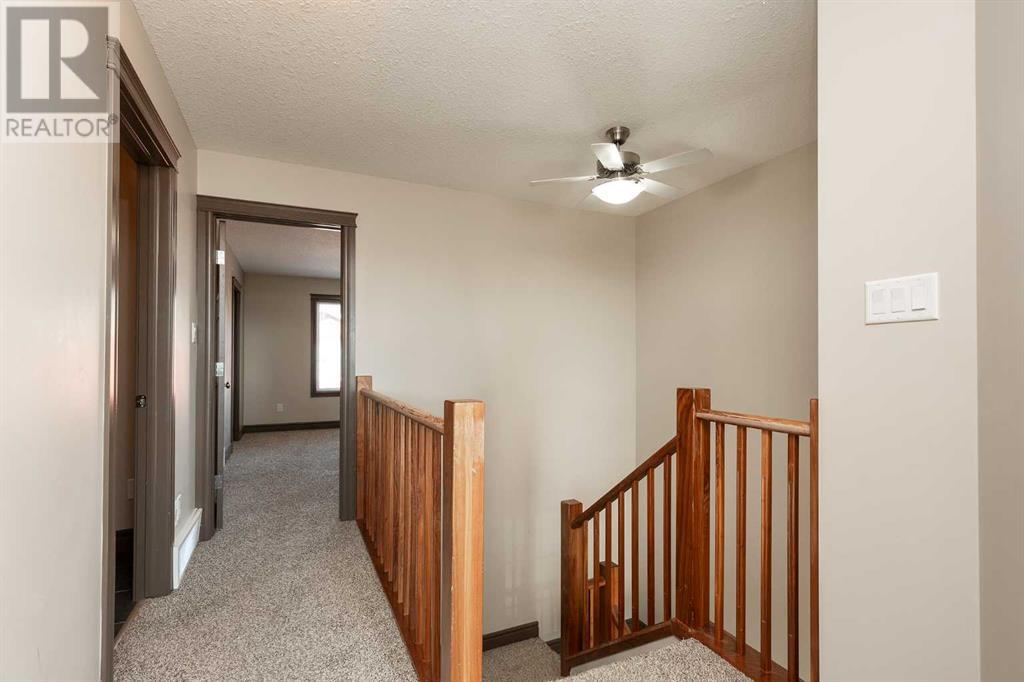 Single Family House for Sale in  Mt Sundance Manor W Sunridge Lethbridge 