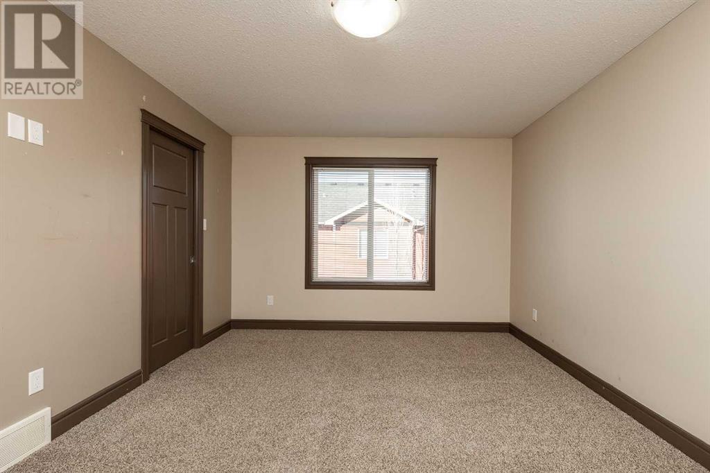 Single Family House for Sale in  Mt Sundance Manor W Sunridge Lethbridge 