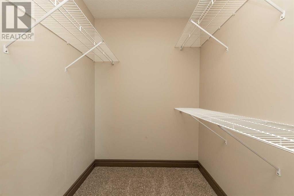 Single Family House for Sale in  Mt Sundance Manor W Sunridge Lethbridge 