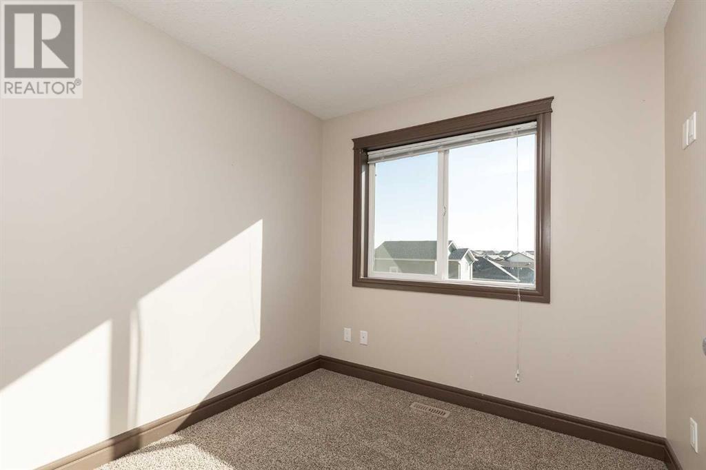 Single Family House for Sale in  Mt Sundance Manor W Sunridge Lethbridge 