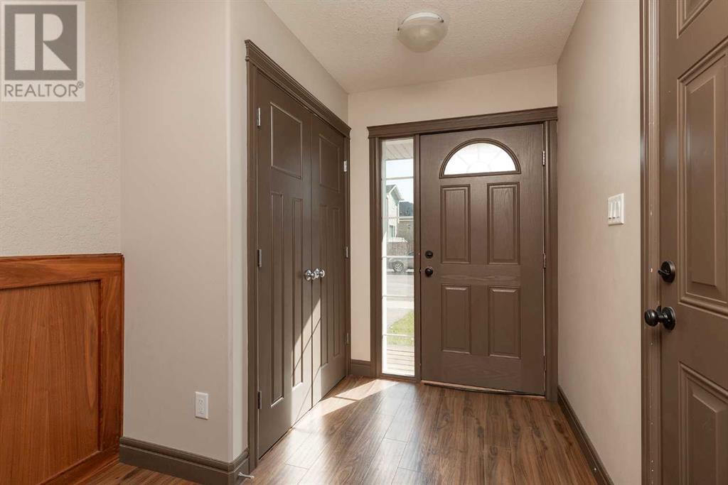 Single Family House for Sale in  Mt Sundance Manor W Sunridge Lethbridge 