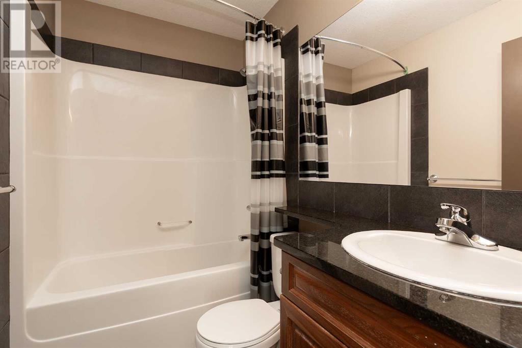 Single Family House for Sale in  Mt Sundance Manor W Sunridge Lethbridge 