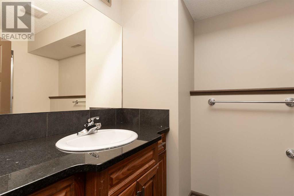 Single Family House for Sale in  Mt Sundance Manor W Sunridge Lethbridge 