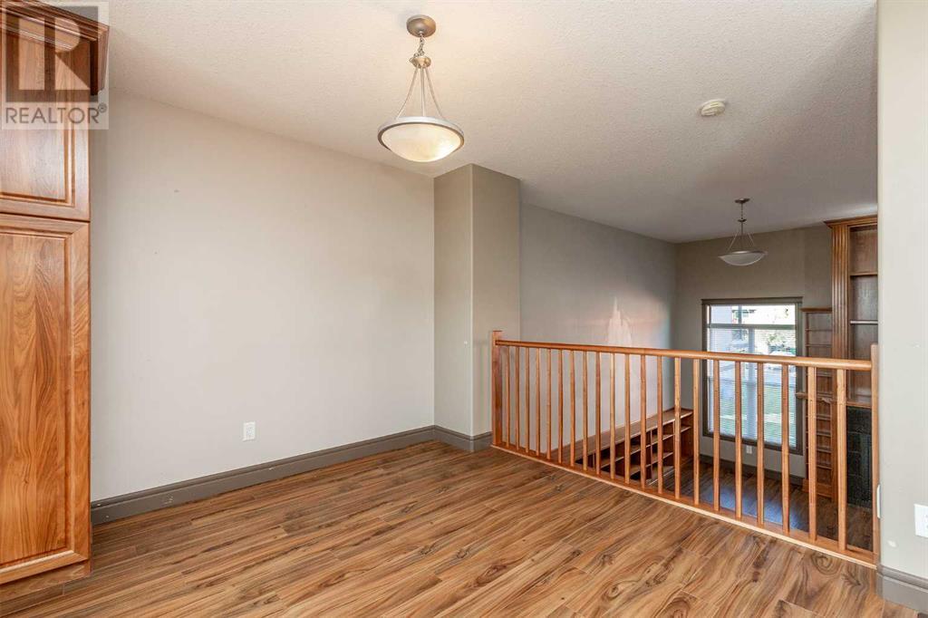 Single Family House for Sale in  Mt Sundance Manor W Sunridge Lethbridge 