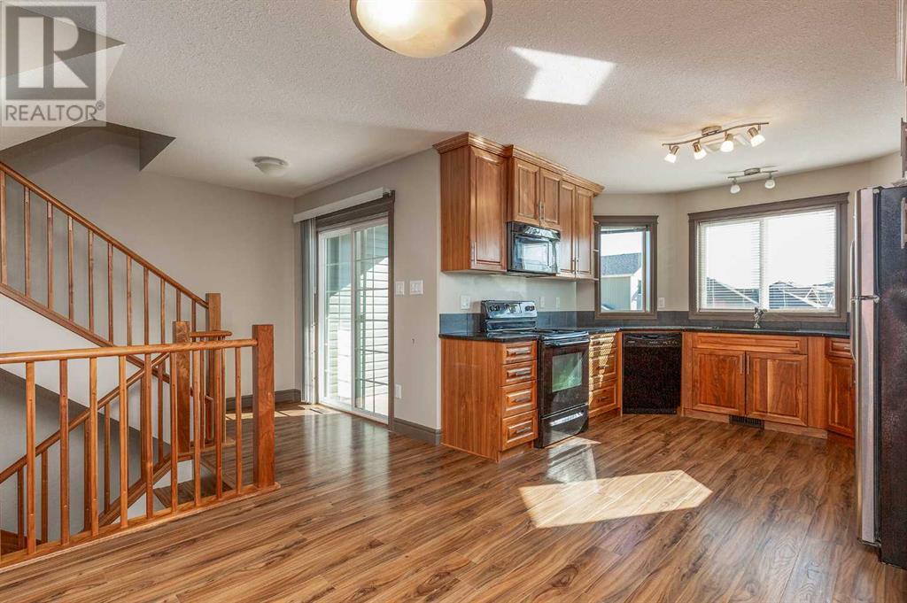 Single Family House for Sale in  Mt Sundance Manor W Sunridge Lethbridge 