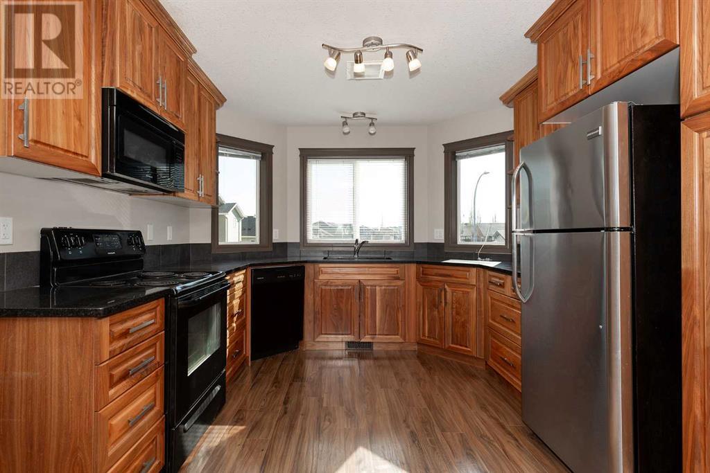 Single Family House for Sale in  Mt Sundance Manor W Sunridge Lethbridge 