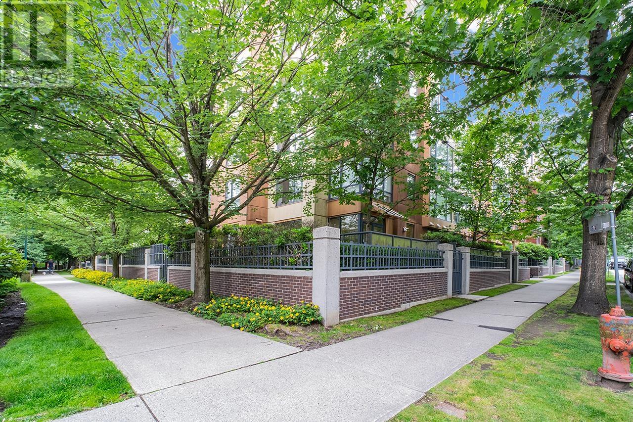 Photo 4 of 109 3588 Vanness Avenue, Vancouver BC