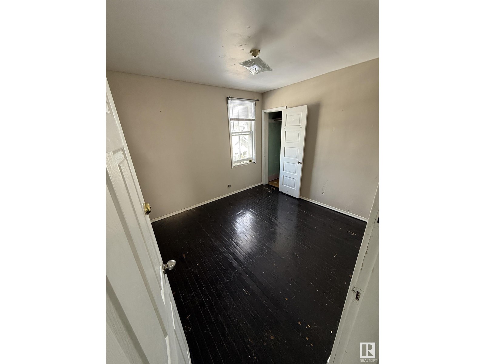 Photo 18 of 11121 127 St Nw, Edmonton AB