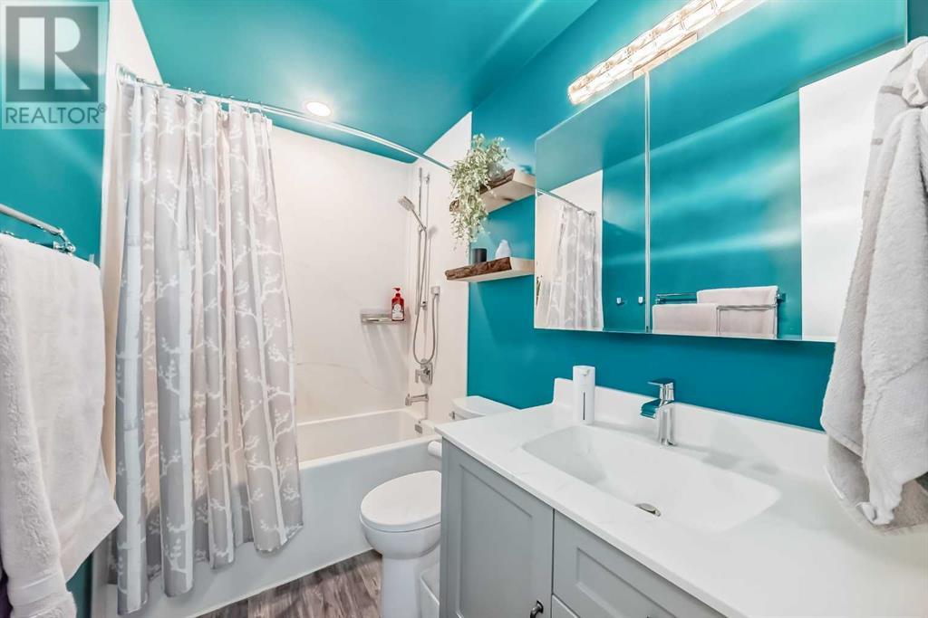 Single Family House Bi-level for Sale in  Ogden Way SE Ogden Calgary 