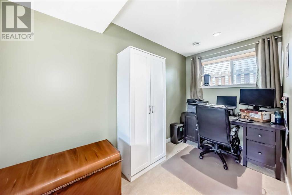 Single Family House Bi-level for Sale in  Ogden Way SE Ogden Calgary 