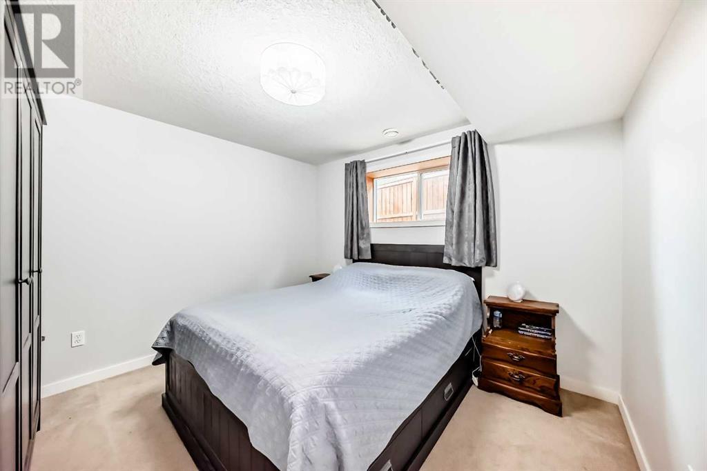 Single Family House Bi-level for Sale in  Ogden Way SE Ogden Calgary 