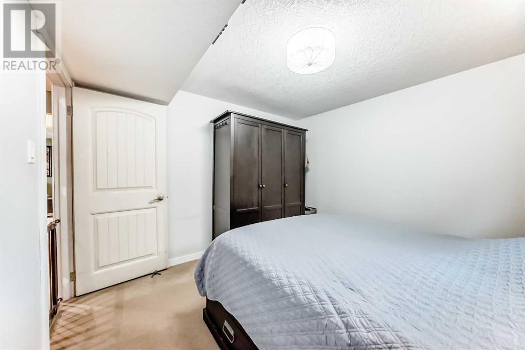 Single Family House Bi-level for Sale in  Ogden Way SE Ogden Calgary 