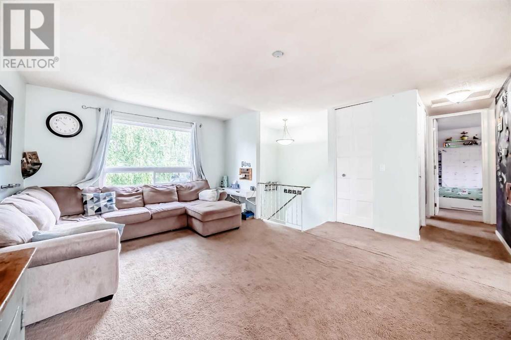 Single Family House Bi-level for Sale in  Ogden Way SE Ogden Calgary 