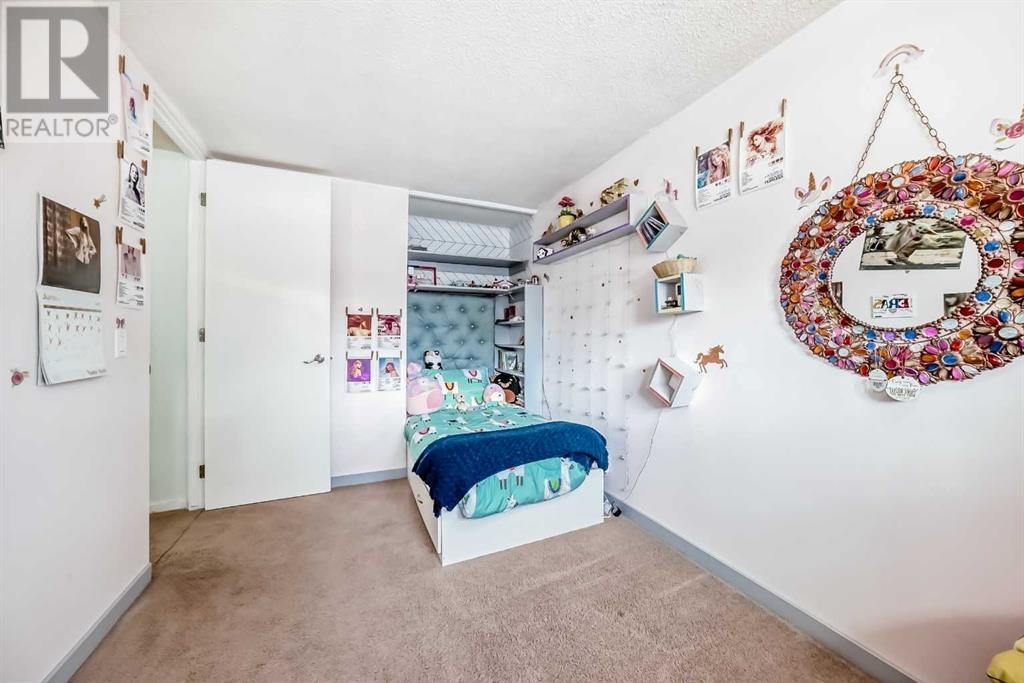 Single Family House Bi-level for Sale in  Ogden Way SE Ogden Calgary 