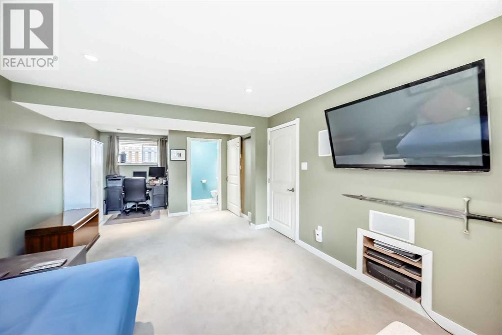 Single Family House Bi-level for Sale in  Ogden Way SE Ogden Calgary 