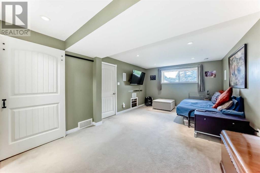 Single Family House Bi-level for Sale in  Ogden Way SE Ogden Calgary 