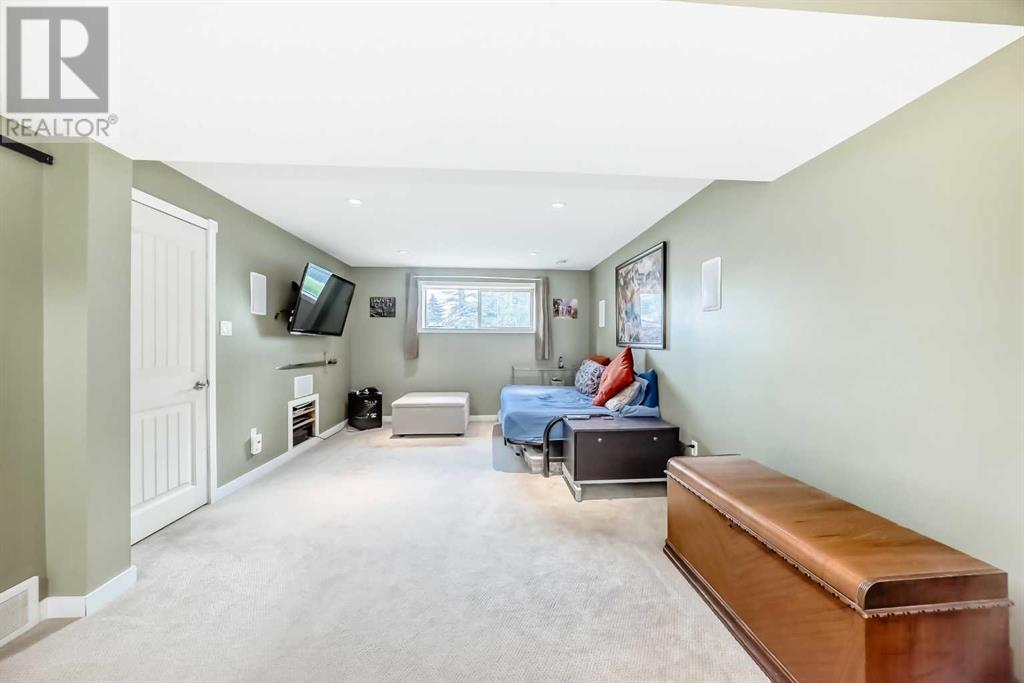 Single Family House Bi-level for Sale in  Ogden Way SE Ogden Calgary 