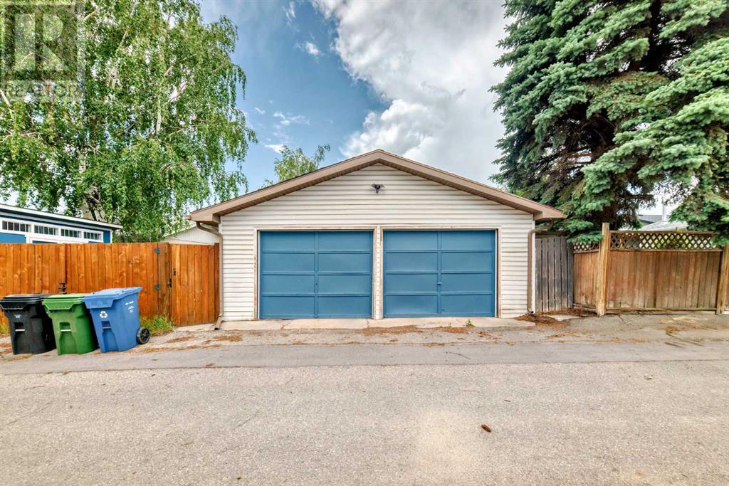 Single Family House Bi-level for Sale in  Ogden Way SE Ogden Calgary 