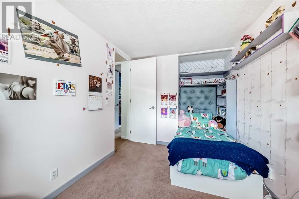 Single Family House Bi-level for Sale in  Ogden Way SE Ogden Calgary 