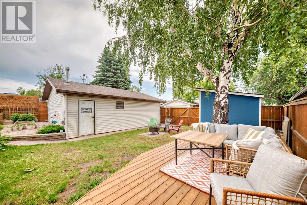 Single Family House Bi-level for Sale in  Ogden Way SE Ogden Calgary 
