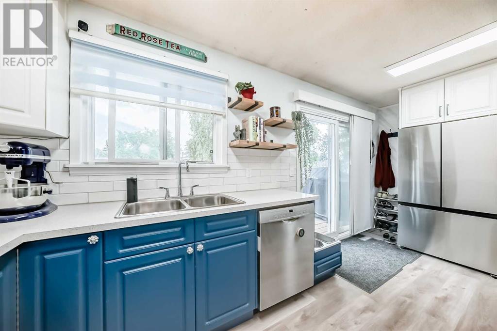 Single Family House Bi-level for Sale in  Ogden Way SE Ogden Calgary 