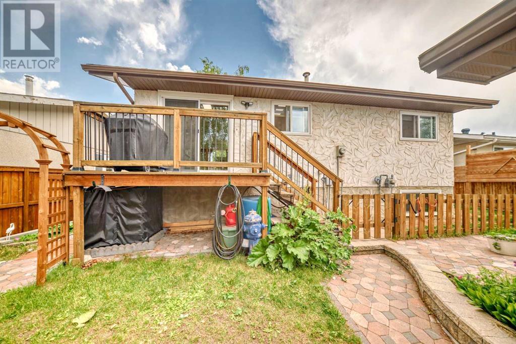 Single Family House Bi-level for Sale in  Ogden Way SE Ogden Calgary 