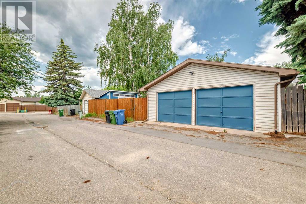 Single Family House Bi-level for Sale in  Ogden Way SE Ogden Calgary 