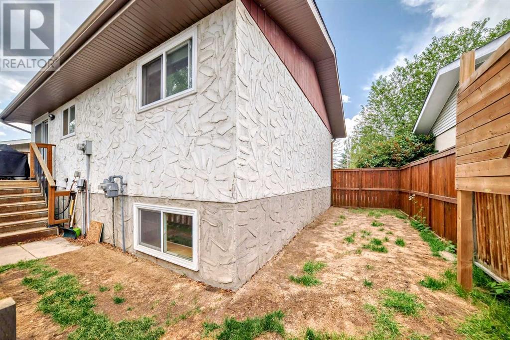 Single Family House Bi-level for Sale in  Ogden Way SE Ogden Calgary 