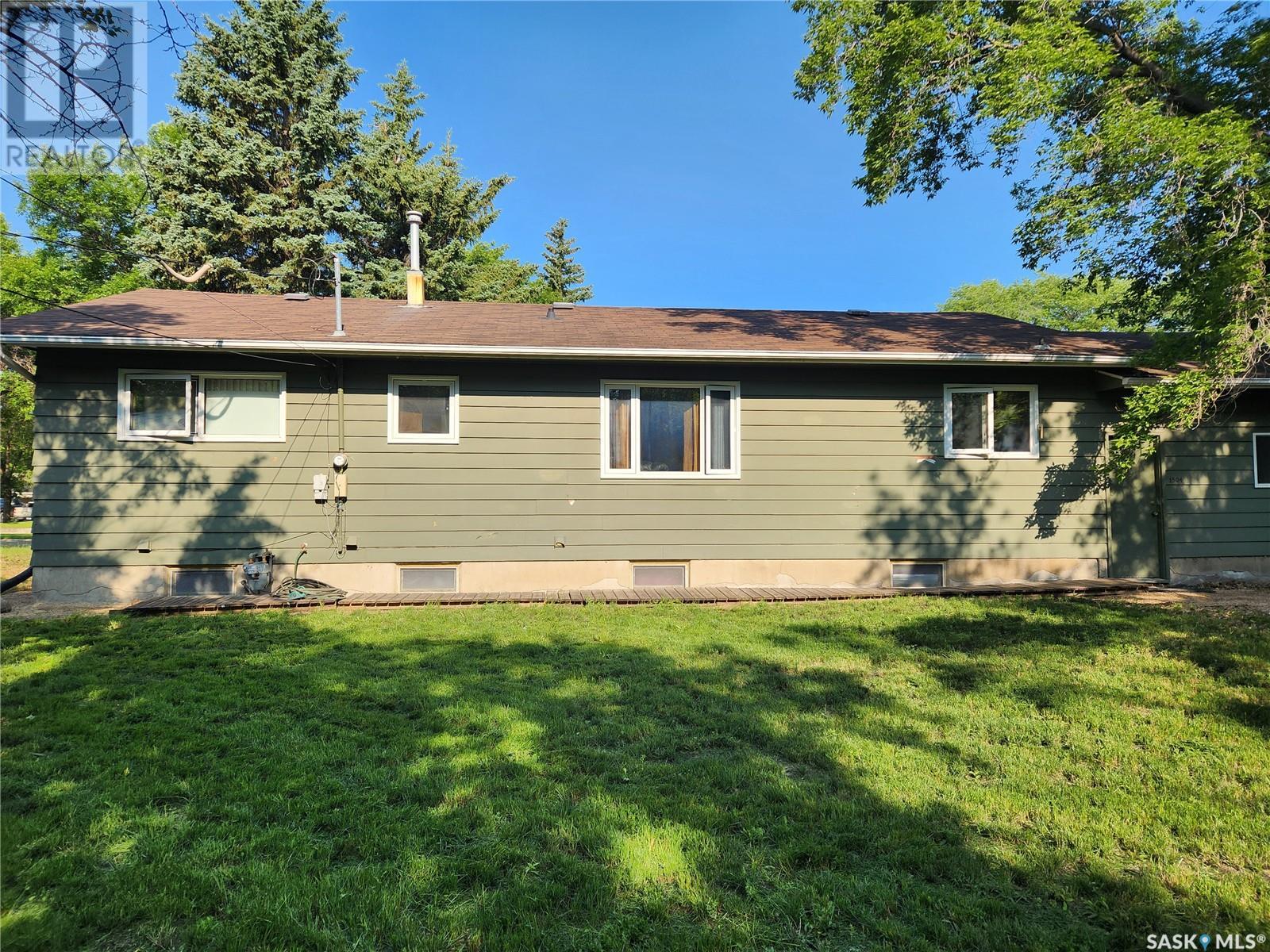 Photo 3 of 1504 98th Street, Tisdale SK