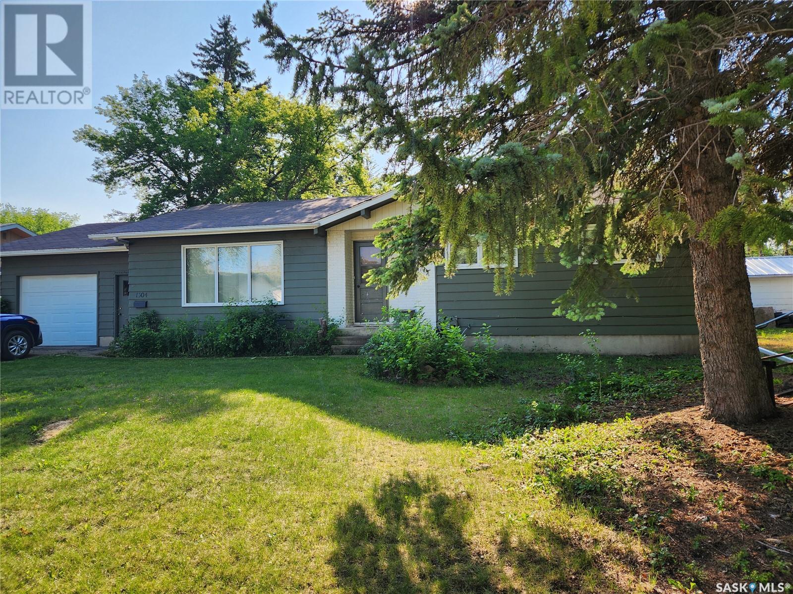 Photo 38 of 1504 98th Street, Tisdale SK