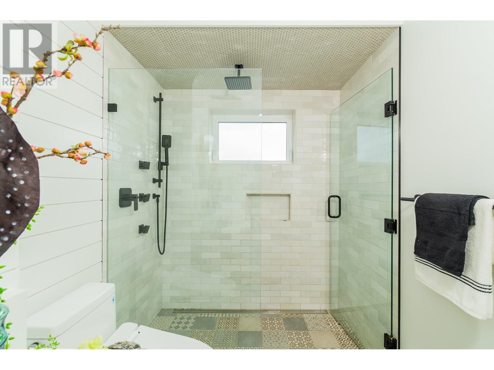 2045 E 51 AVENUE, Vancouver