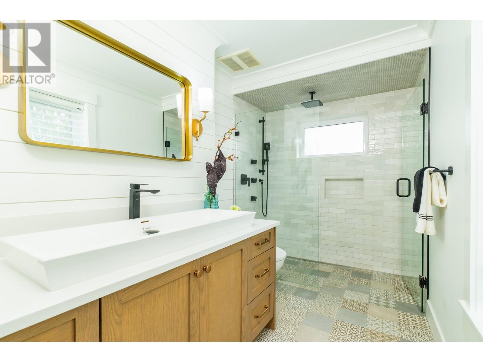 2045 E 51 AVENUE, Vancouver