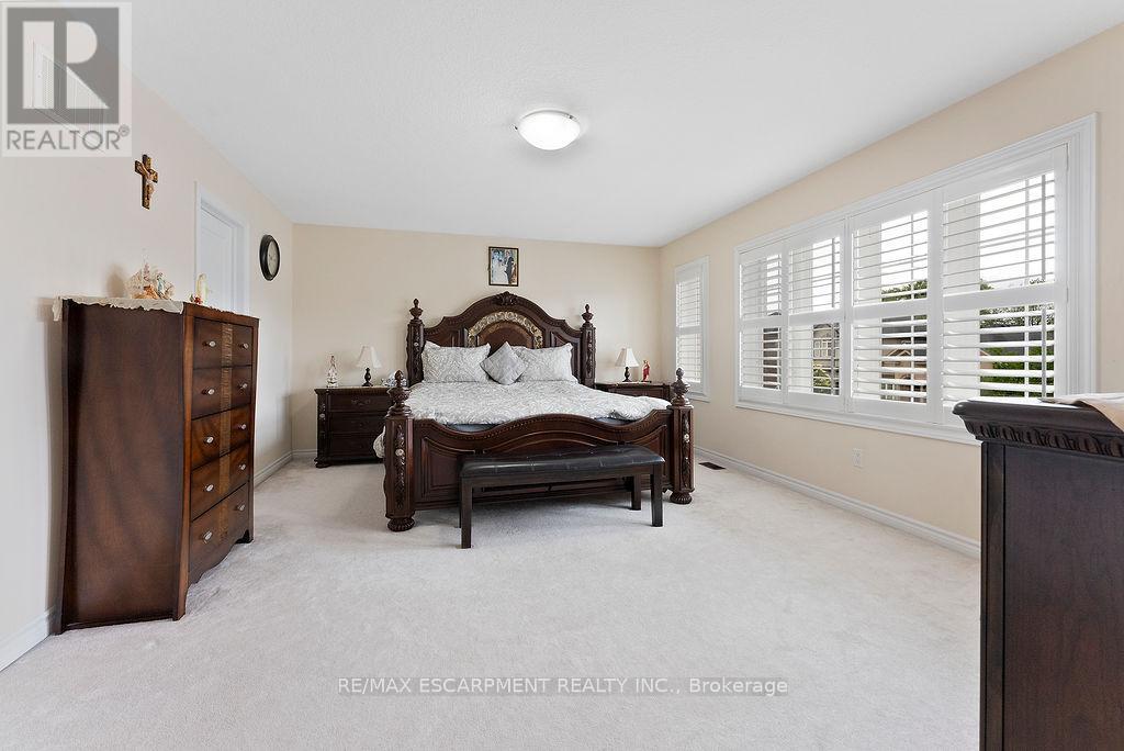 Photo 10 of 67 Bellroyal Crescent, Hamilton ON