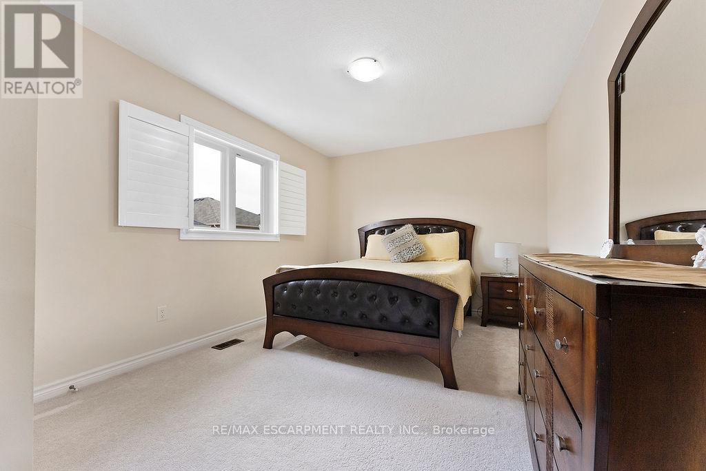 Photo 30 of 67 Bellroyal Crescent, Hamilton ON