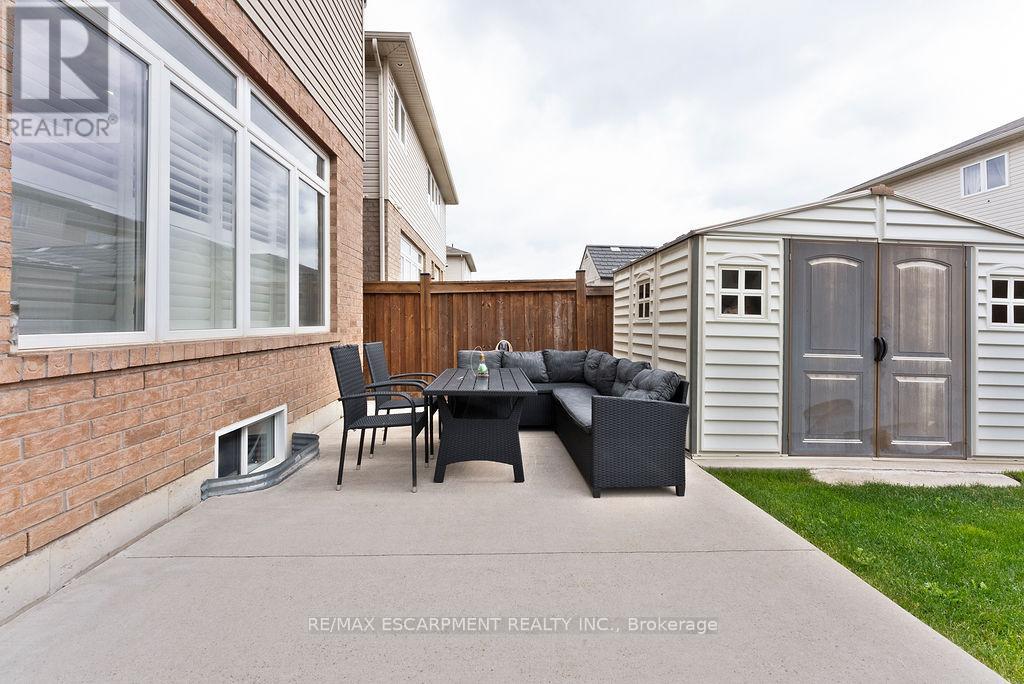 Photo 40 of 67 Bellroyal Crescent, Hamilton ON
