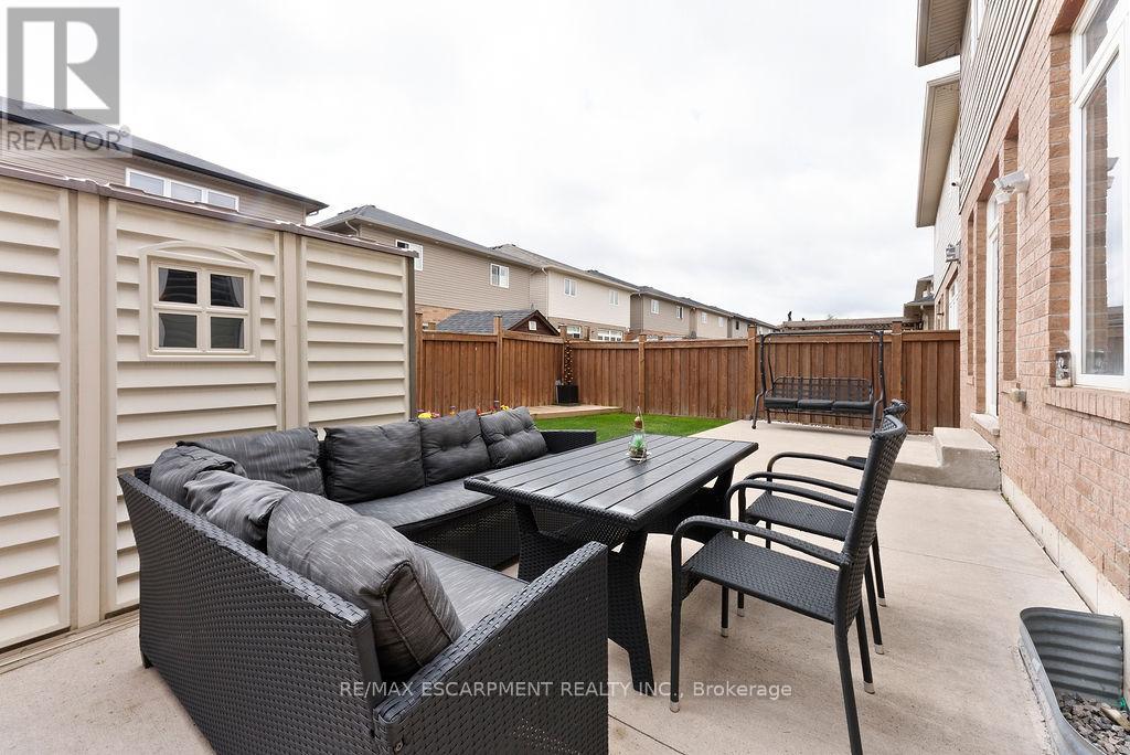 Photo 12 of 67 Bellroyal Crescent, Hamilton ON