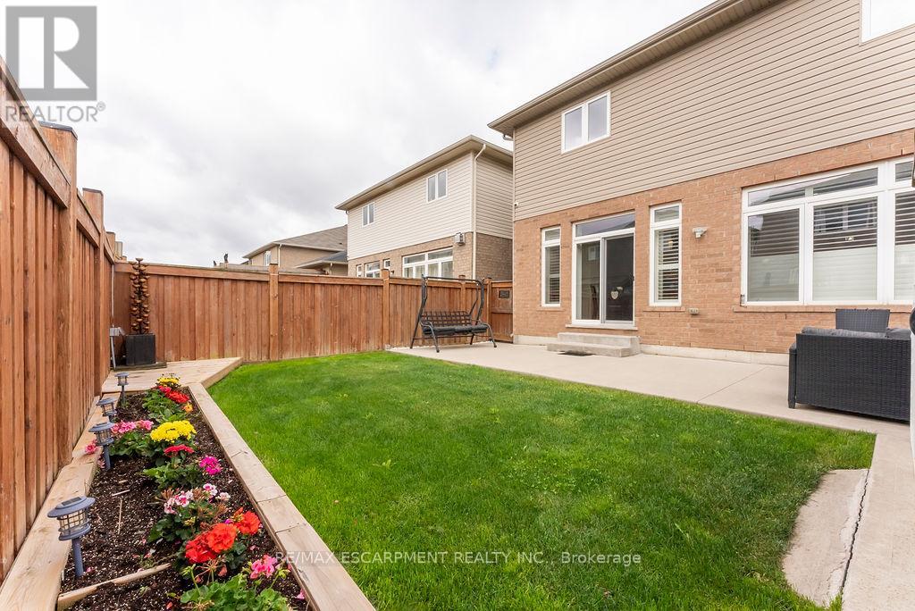 Photo 9 of 67 Bellroyal Crescent, Hamilton ON