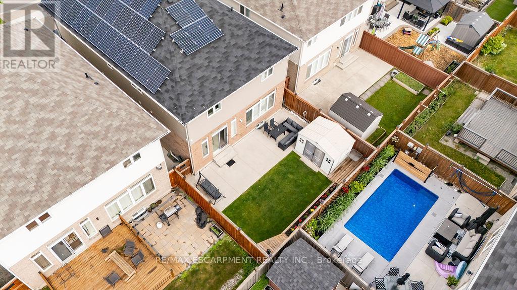 Photo 8 of 67 Bellroyal Crescent, Hamilton ON