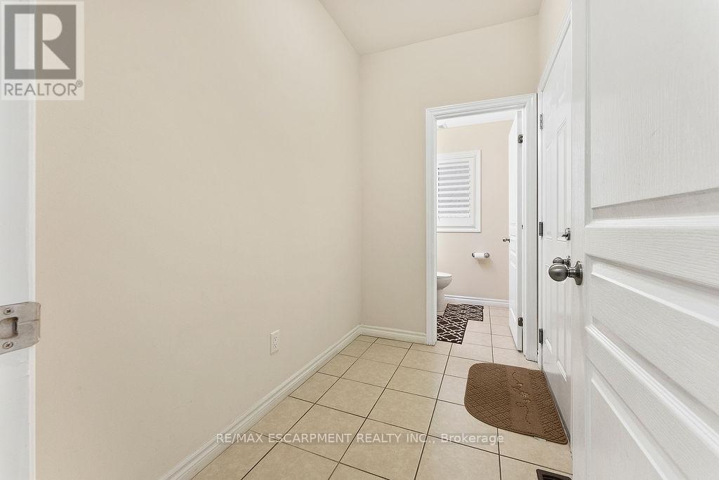 Photo 29 of 67 Bellroyal Crescent, Hamilton ON