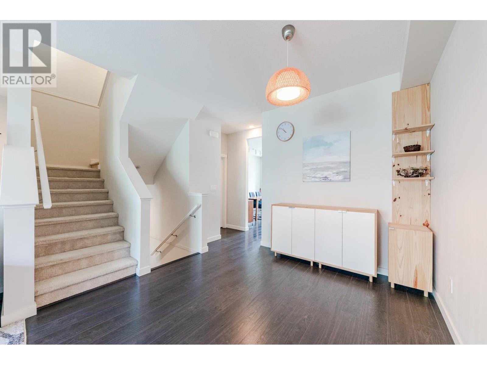 Photo 4 of 54 5510 Admiral Way, Delta BC