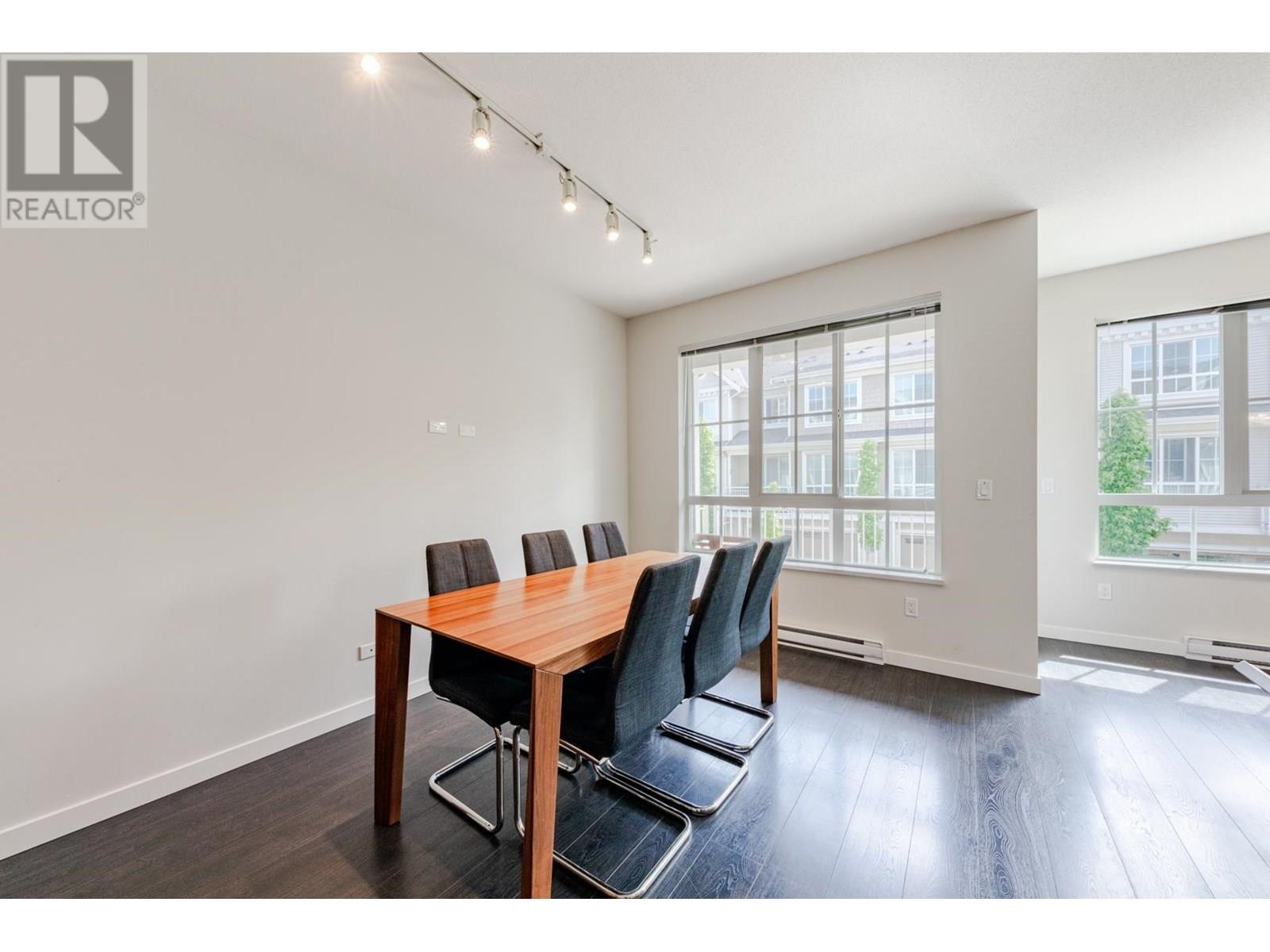 Photo 9 of 54 5510 Admiral Way, Delta BC