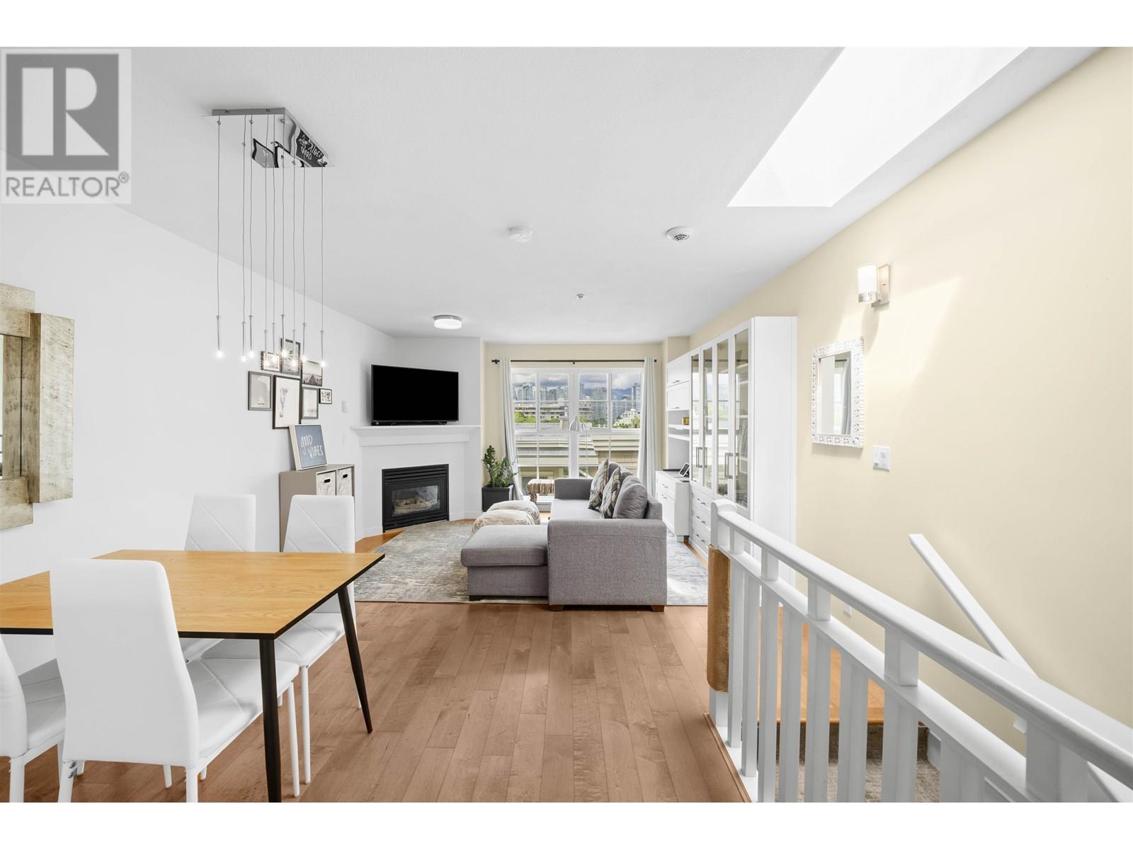 Photo 14 of 317 678 W 7th Avenue, Vancouver BC