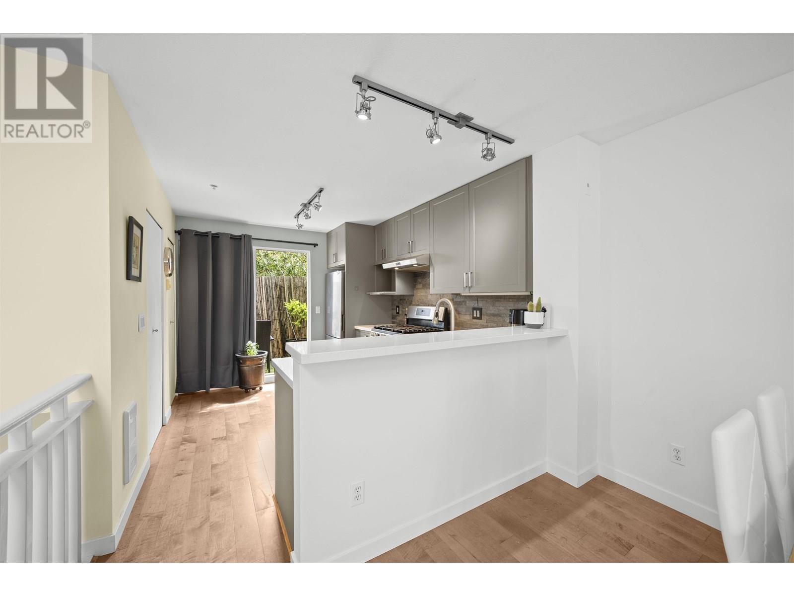 Photo 15 of 317 678 W 7th Avenue, Vancouver BC