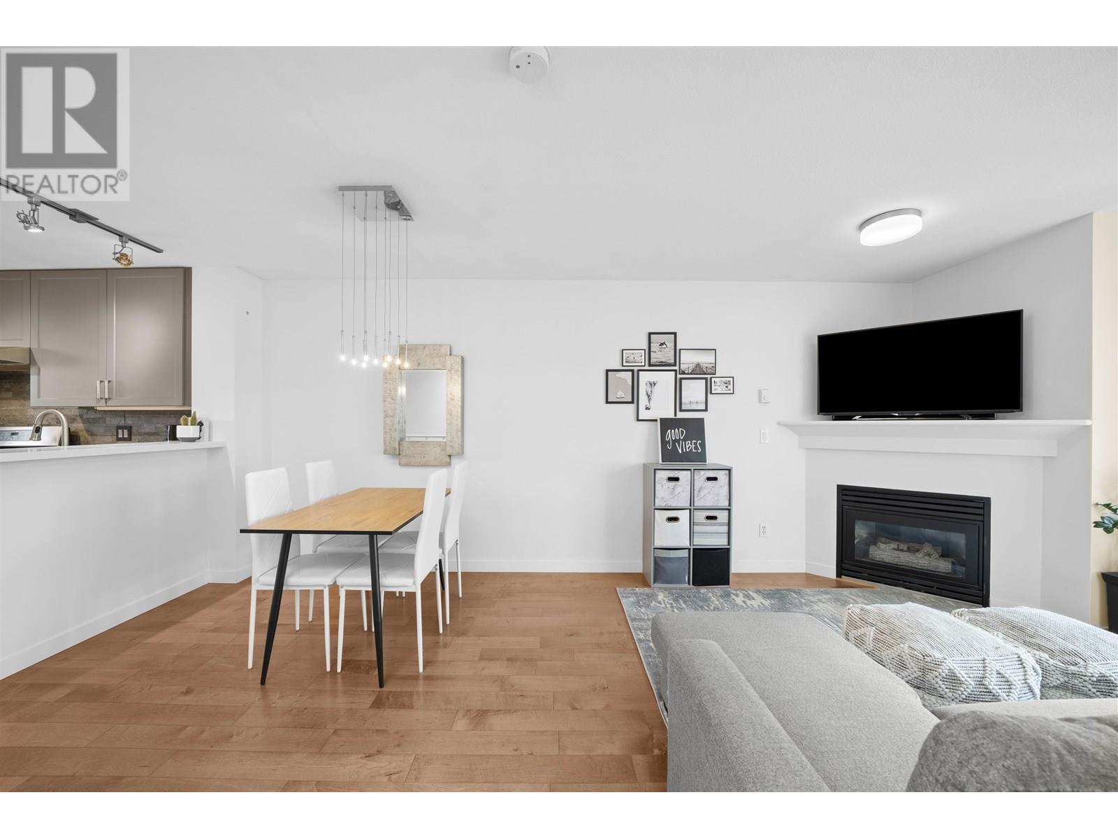Photo 8 of 317 678 W 7th Avenue, Vancouver BC
