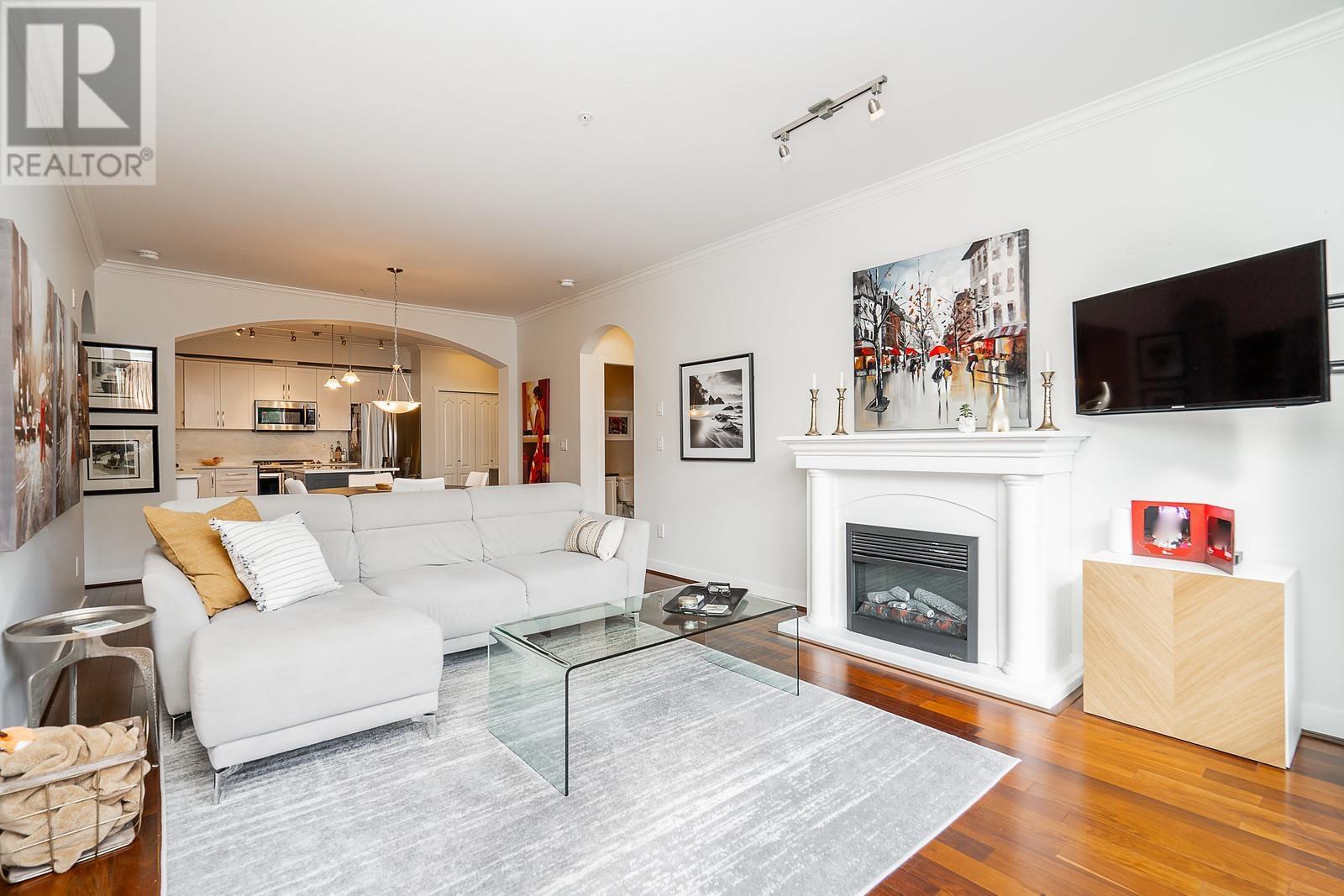 Photo 12 of 204 2628 Maple Street, Port Coquitlam BC